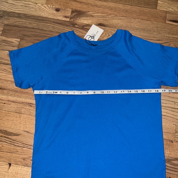 NWT Bandier All Access Dynamic Tee Size Small - Picture 3 of 5